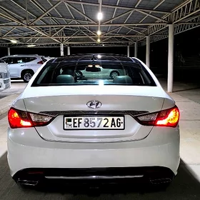 Hyundai Sonata 2011