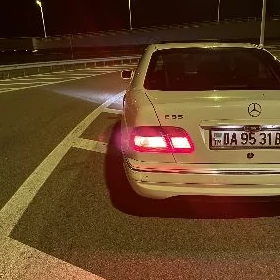 Mercedes-Benz E320 2000