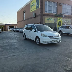 Toyota Sienna 2004