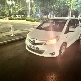 Toyota Yaris 2012