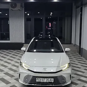 Toyota Camry 2025