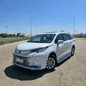 Toyota Sienna 2022