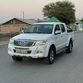 Toyota Hilux 2013
