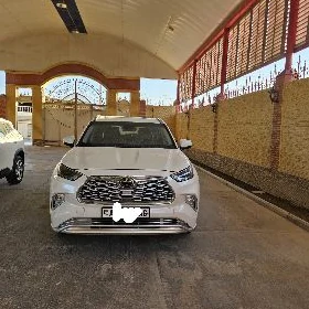 Toyota Highlander 2021
