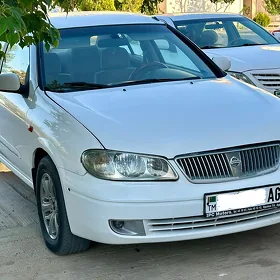 Nissan Sunny 2005