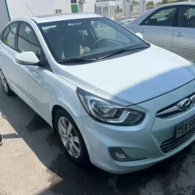 Hyundai Accent 2014