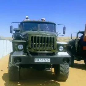 Ural 4320 1982