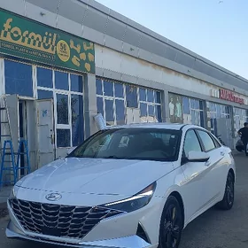 Hyundai Elantra 2023