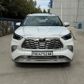 Toyota Highlander 2022