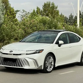 Toyota Camry 2025