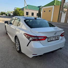 Toyota Camry 2021