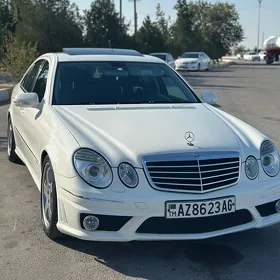 Mercedes-Benz E500 2004