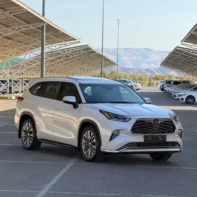 Toyota Highlander 2021
