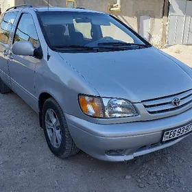 Toyota Sienna 2002