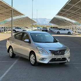 Nissan Versa 2023