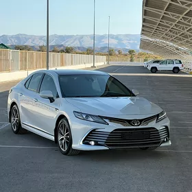 Toyota Camry 2019