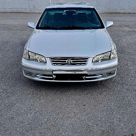 Toyota Camry 2001