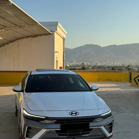 Hyundai Elantra 2025