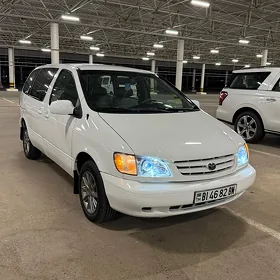 Toyota Sienna 2000