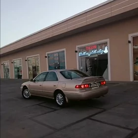 Toyota Camry 2001