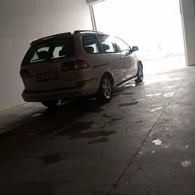 Toyota Sienna 2002