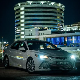 Toyota Camry 2019