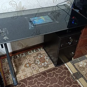 Компьютерный стол