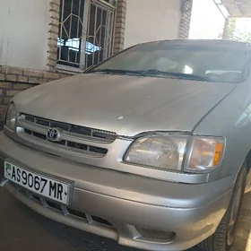 Toyota Sienna 2003