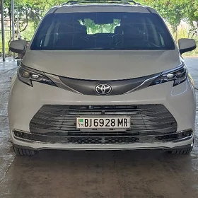 Toyota Sienna 2024