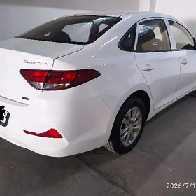Hyundai Elantra 2021