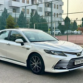 Toyota Camry 2021