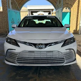 Toyota Camry 2021
