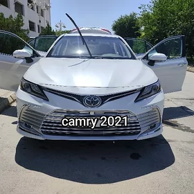 Toyota Camry 2021