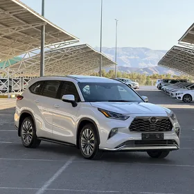 Toyota Highlander 2021