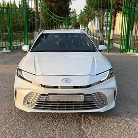 Toyota Camry 2025