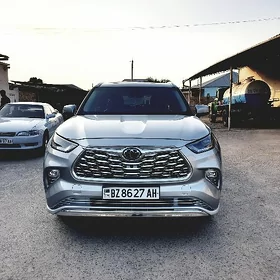 Toyota Highlander 2021