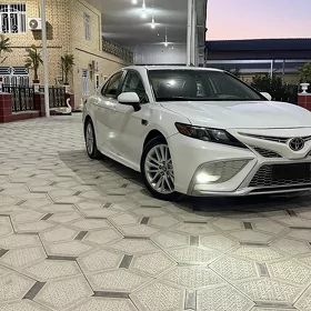 Toyota Camry 2021