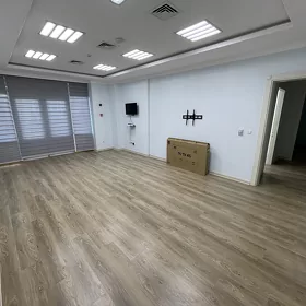 Arenda Cheow Office
