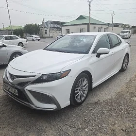 Toyota Camry 2021