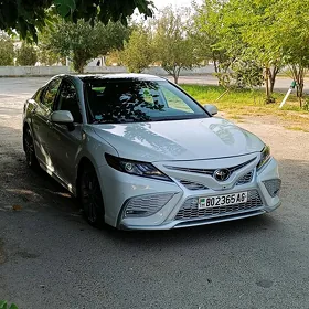 Toyota Camry 2021