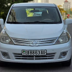 Nissan Versa 2011