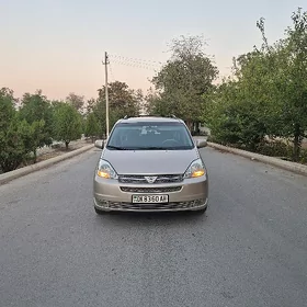 Toyota Sienna 2004