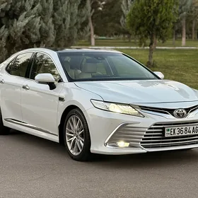 Toyota Camry 2021