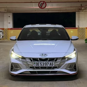 Hyundai Elantra 2022