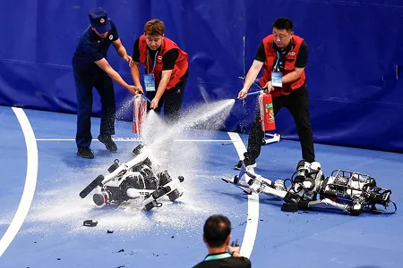 Robotlar öz Olimpiadasyny geçirdi: «ynsanpisintleriň» ýaryşyndan iň gyzykly pursatlar