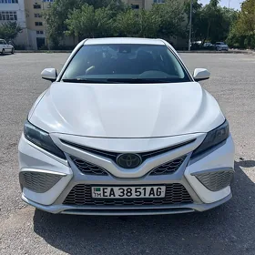 Toyota Camry 2021