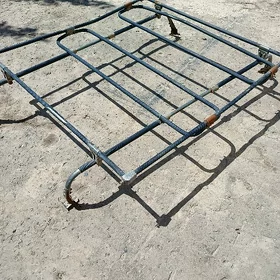 Bagazhnik (багажник)