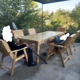 стол стульями деревянный