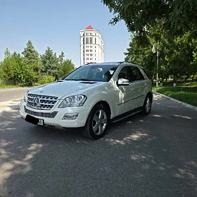 Mercedes-Benz ML500 2011