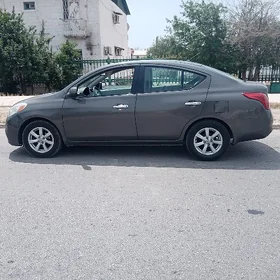 Nissan Versa 2011